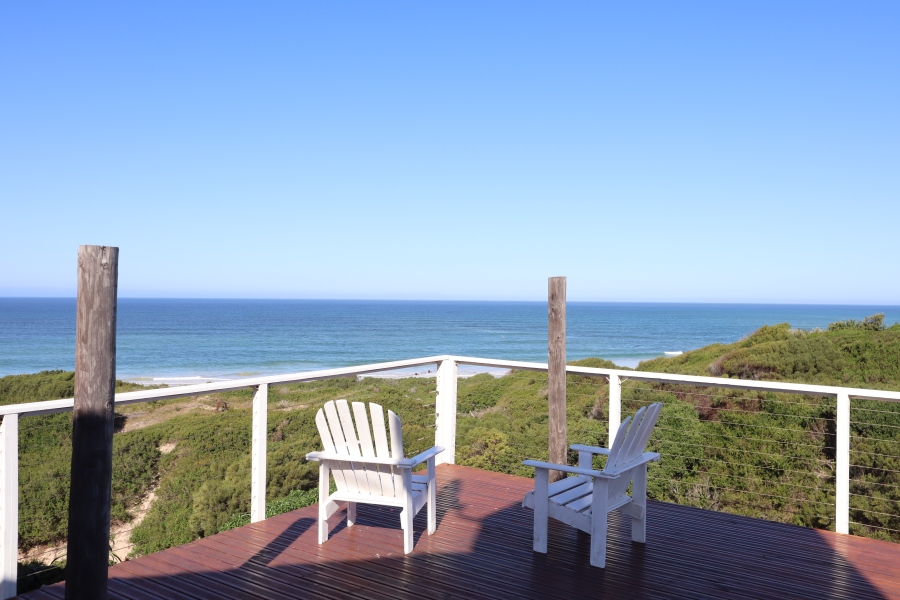 5 Bedroom Property for Sale in Paradise Beach Eastern Cape